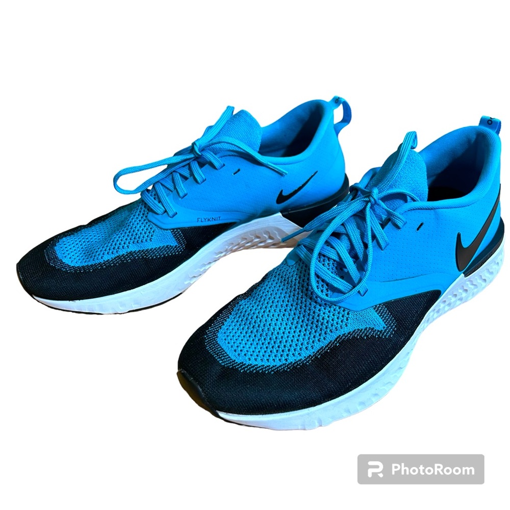 Mens Nike Odyssey React 2 Flyknit Running Shoe excellent condition size 11.5